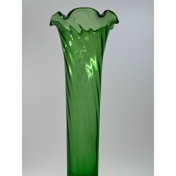 Vtg Green Swirl Glass Vase Hand-blown Flared Ruffled Clear Twisted Stem Bud - Picture 3 of 5